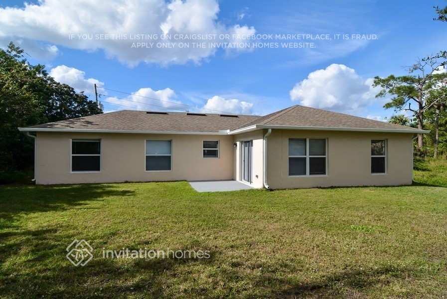 Building Photo - 1755 SW Import Dr