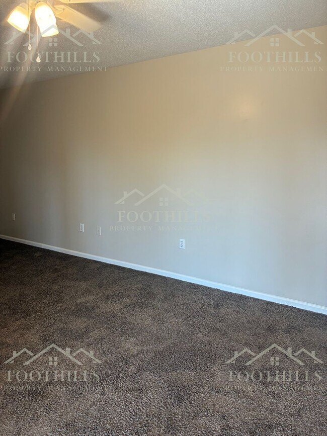 Building Photo - 101 Heatherbrook Ct