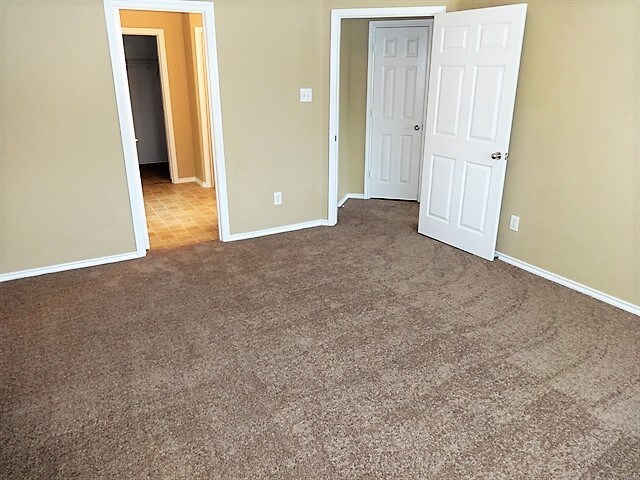 Building Photo - 5112 Parkplace Dr