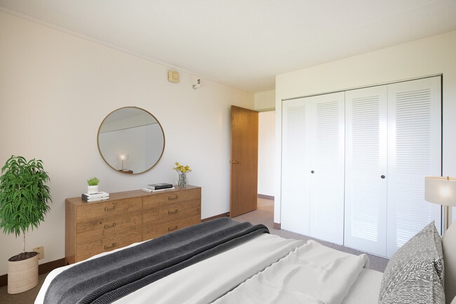 Building Photo - Park Place Towers - Income Restricted 62+