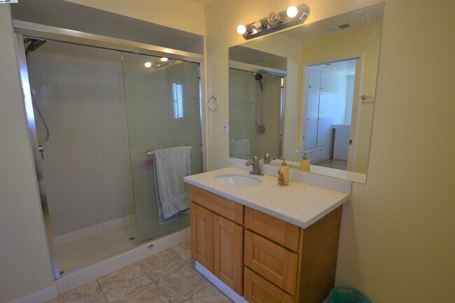 Building Photo - 4652 Wheeler Dr