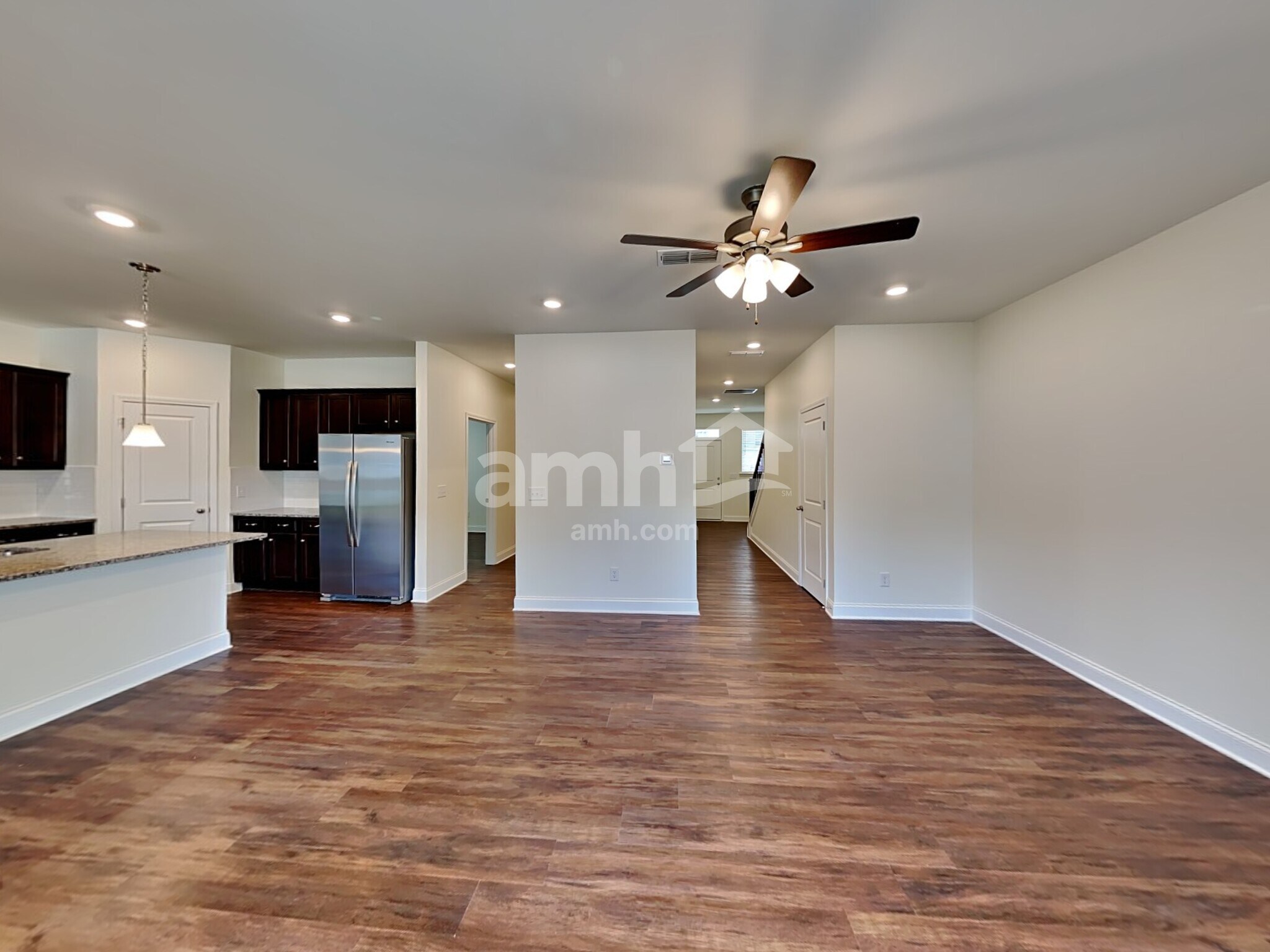 Building Photo - 885 Headland Wy