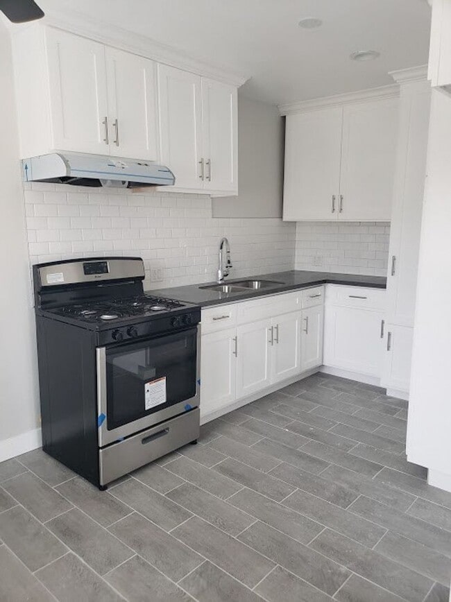 Building Photo - 1 Bed/1 Bath***$1725***$1k Off the 1st Month
