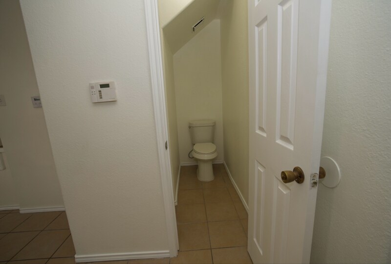 Building Photo - 746 Sonesta Dr