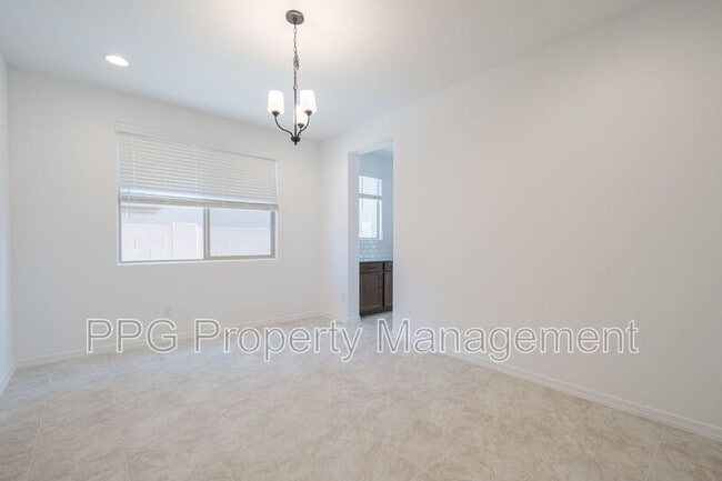 Building Photo - 11988 N 169th Ave