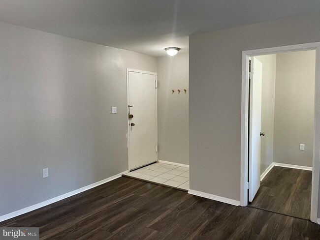 Building Photo - 12207 Braxfield Ct