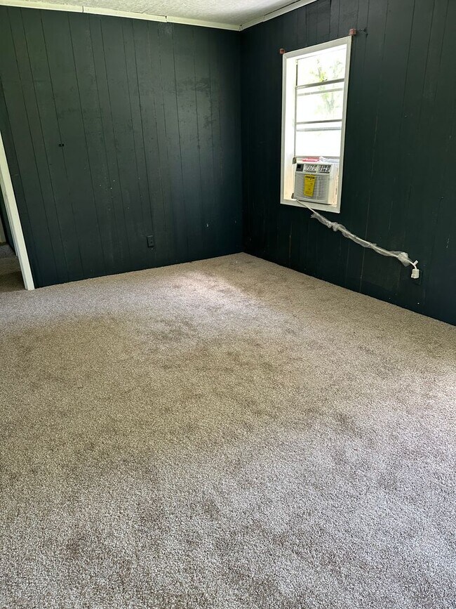 Building Photo - 19465 Mobile Rd