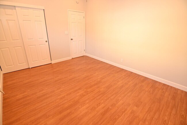 Building Photo - 1935 Jackson St