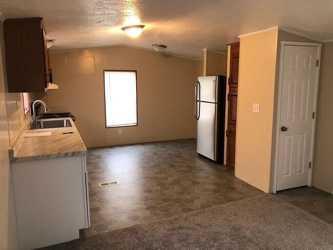 Building Photo - 4727 Owens Rd
