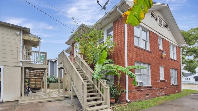 Building Photo - 1207 W GRAY St