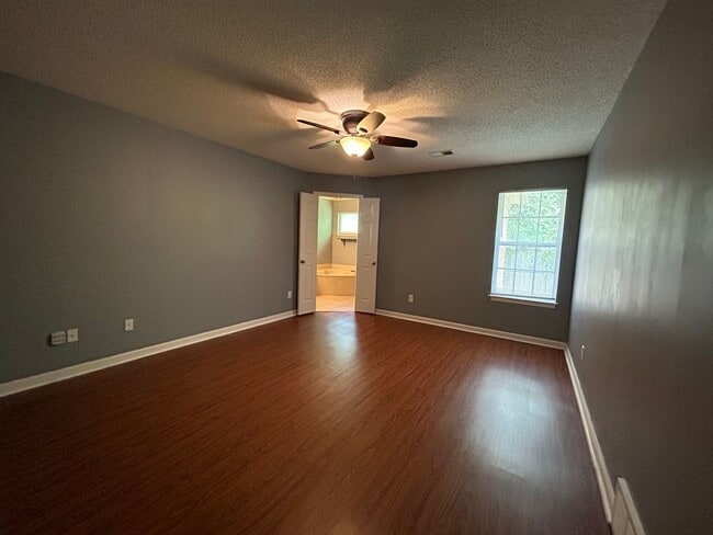 Building Photo - 6836 Kamali Ave