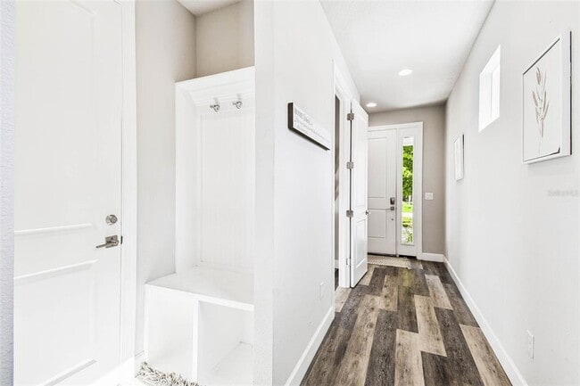 Building Photo - 3902 W Everett Ave