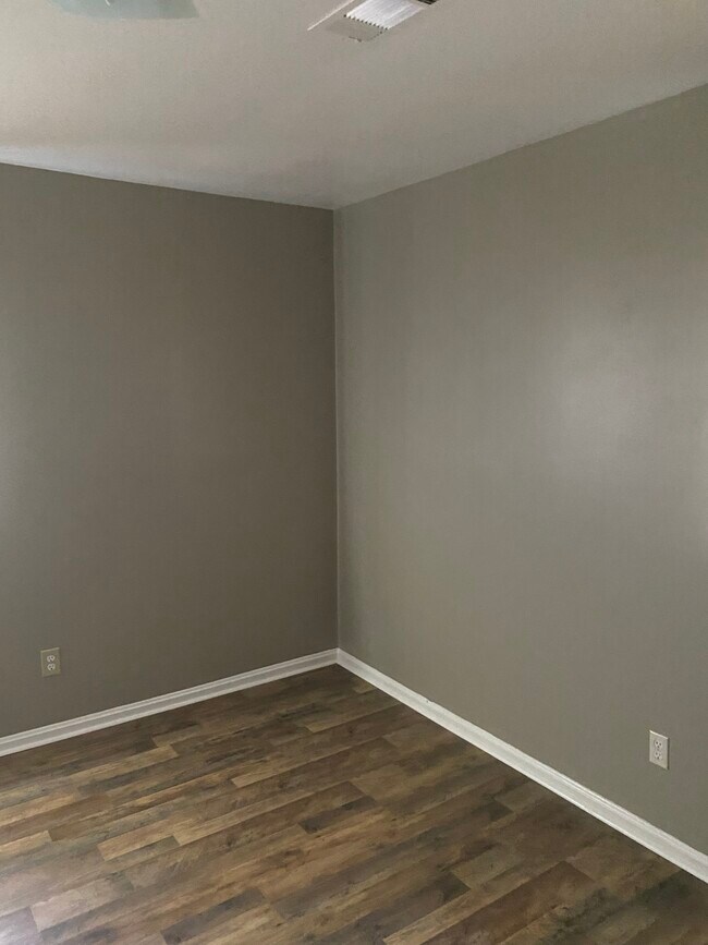 Building Photo - 3066 Tyler Rd