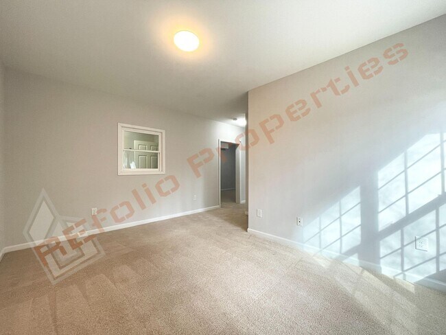 Building Photo - Elegant 4 bedroom Home w/ 1st Floor Office + Basement in Village Square @ Amberly, Cary, Availabl...