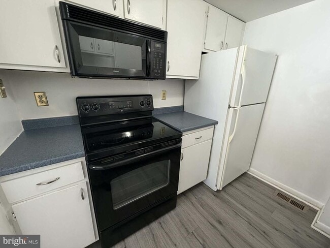 Building Photo - 111 Eastford Ct