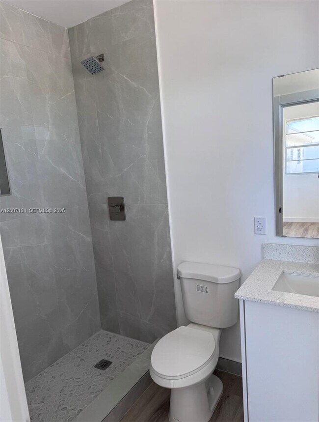 Building Photo - 950 79th Terrace