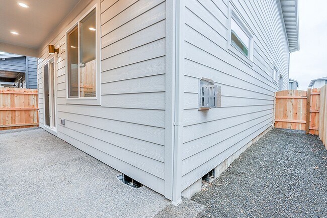Building Photo - Modern Living in the Heart of Ridgefield: Quartz Finishes & Open-Concept Charm