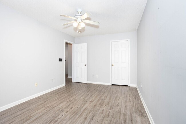Building Photo - 9155 Nesbit Ferry Rd