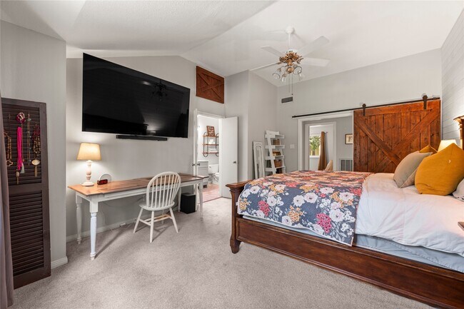 Building Photo - 248 S Pathfinders Cir