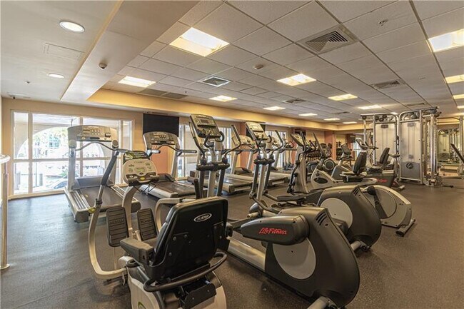 Building Photo - 511 SE 5 Ave