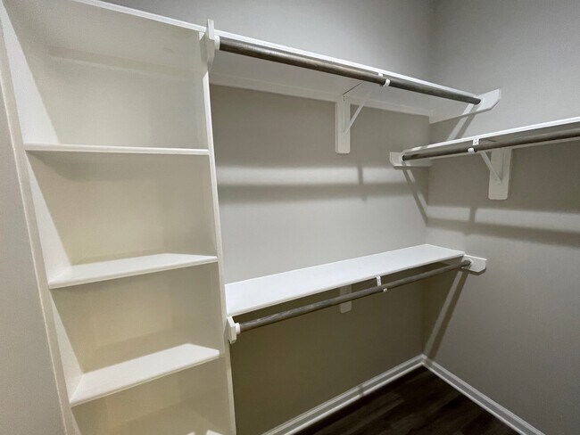 Building Photo - 3701 County Rd 611