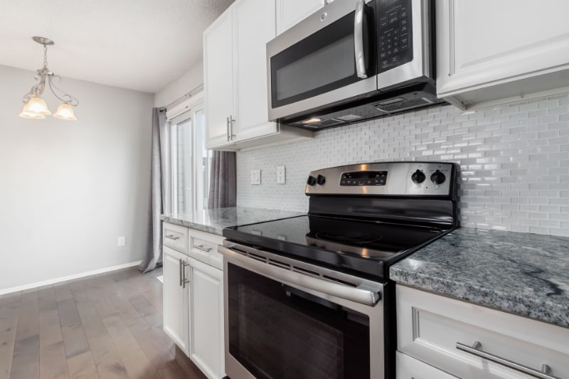 Building Photo - 5041 Stoneybrook Blvd