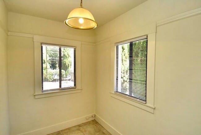 Building Photo - G4 | 1032-1034 Paloma Avenue