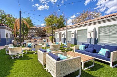 Building Photo - 600 W Grove Pky