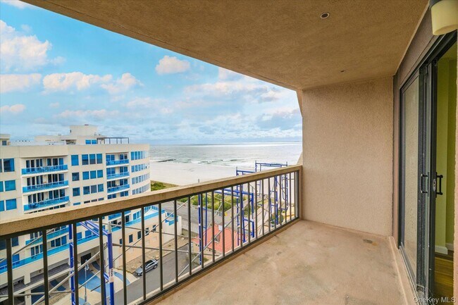 Building Photo - 360 Shore Rd