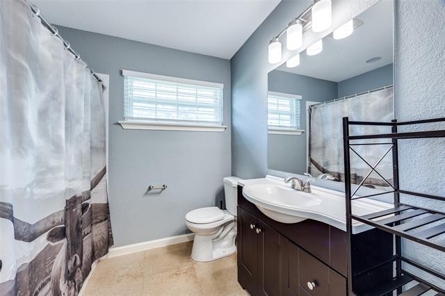 Building Photo - 8935 Clearwater Dr
