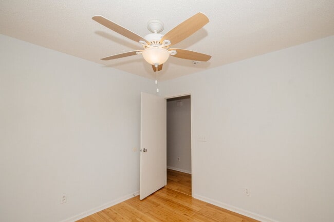 Building Photo - Charming 3-Bedroom Home with Hardwood Floors in Shadowmoss