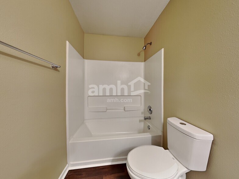 Building Photo - 2361 Blackthorn Dr