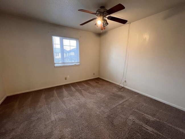 Building Photo - Spacious 1 Bedroom 1 Bath in the heart of Coralville!