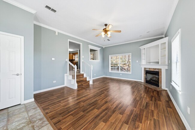 Building Photo - 20 Hillcrest Ln