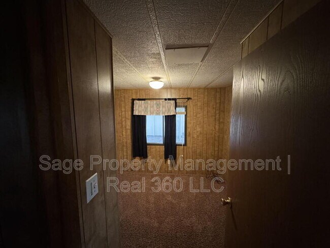 Building Photo - 7635 E Golf Ave