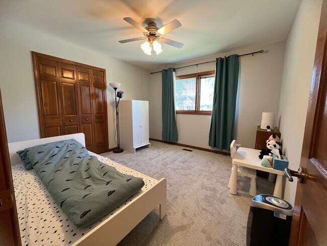 Building Photo - 6096 Angel Ln