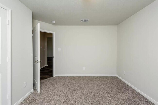 Building Photo - 5118 Leaning Tree