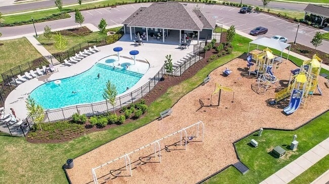 Building Photo - Brand New Construction - 4 bedroom 2 full ...