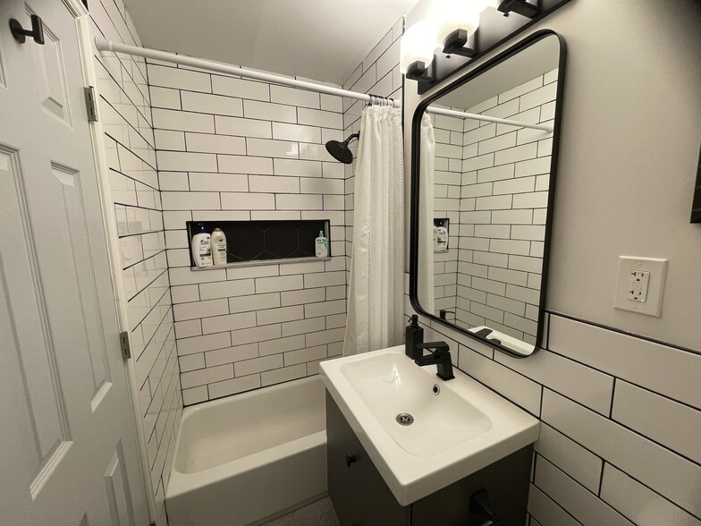 Building Photo - 3027 John F Kennedy Blvd