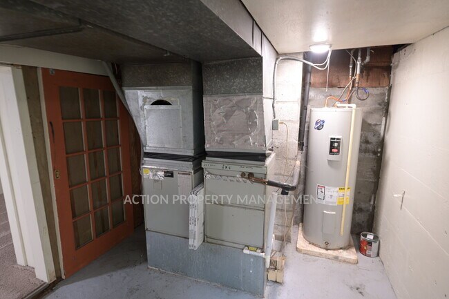 Building Photo - 3 bed 1 bath home in Port Angeles