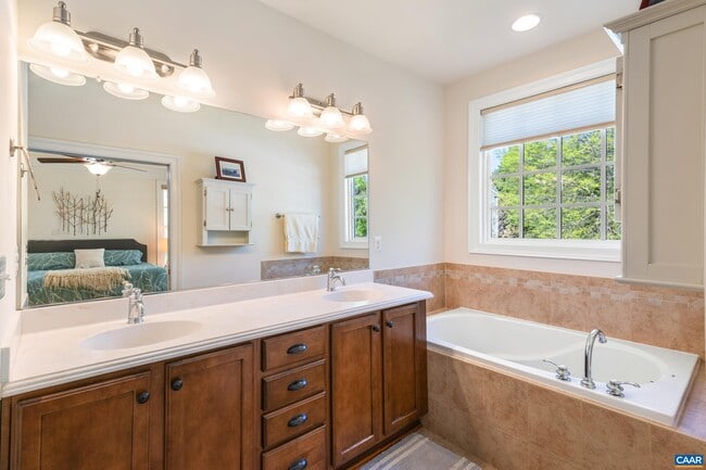 Building Photo - 545 Summerford Ln