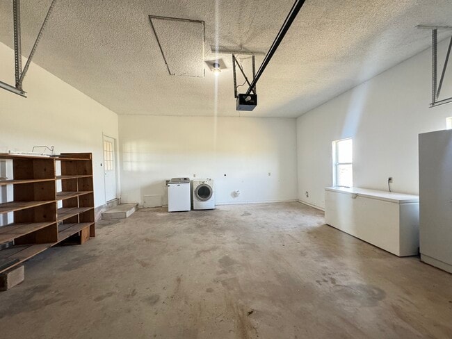 Building Photo - 3510 W 9th St