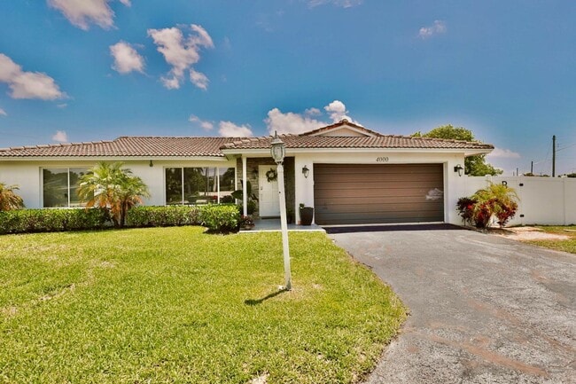 Building Photo - 4000 NW 3rd Ave