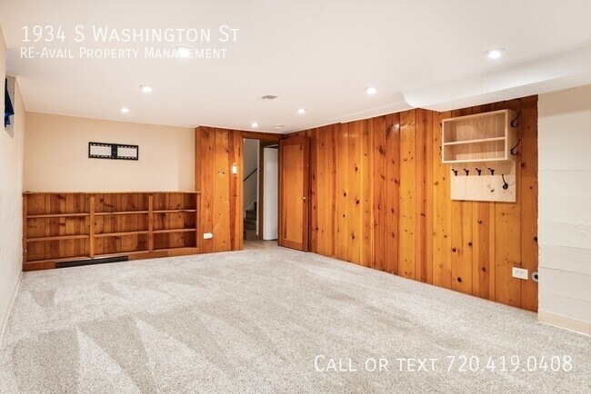 Building Photo - 1934 S Washington St