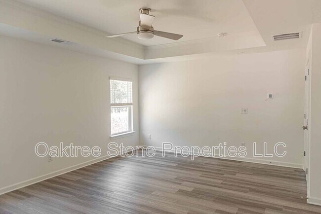 Building Photo - 3378 Skyland Dr