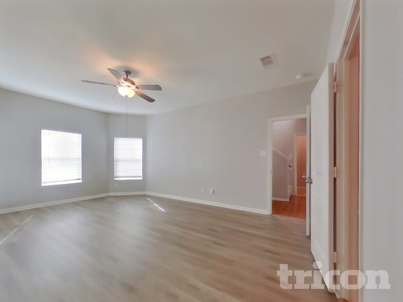 Building Photo - 216 Elm Patch Dr