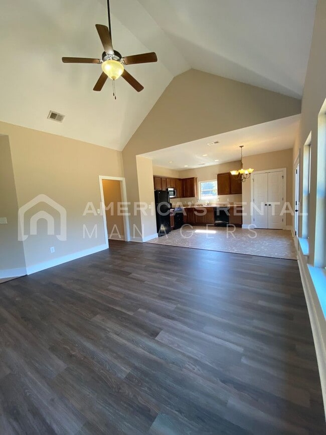 Building Photo - 102 Appaloosa Wy