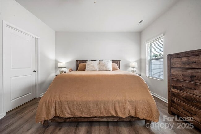 Building Photo - 8513 Gold Rush Ct