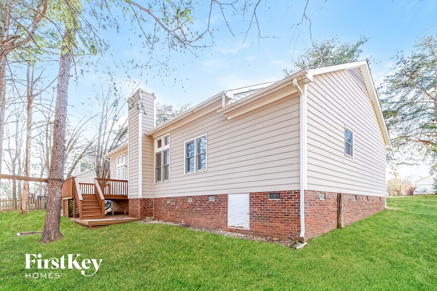 Building Photo - 6507 River Hills Dr