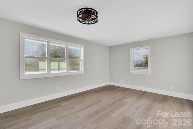 Building Photo - 2765 Long Cir